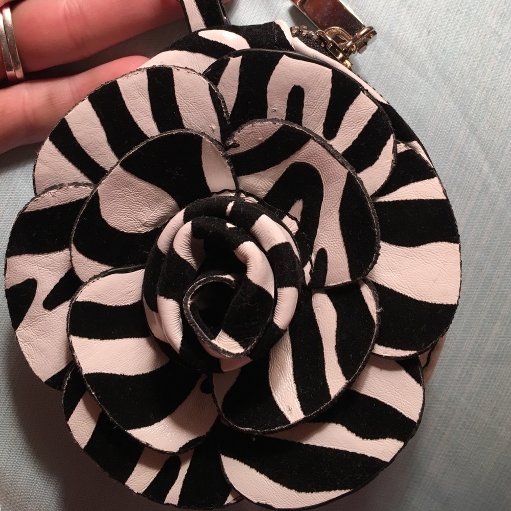 👛 Zebra Print Flower Coin Purse